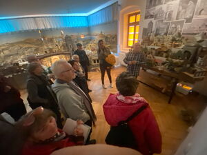kompetente_Fuhrung_durch_den_Museumsleiter_in_Krystofovo_Udoli.jpg