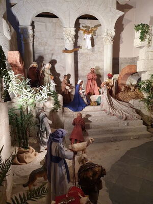 2020-01-08_14.43.24_Aachen-Burtscheid_St._Michael,_Figuren_80_cm_Andreas_Demetz-St._Ulrich_Groden.jpg