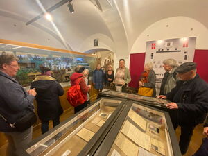 Fuhrung_durch_das_Museum_in_Vysoke_nad_Jizerou.jpg
